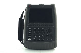 FieldFox ポータブル ハンドヘルド RF＆マイクロ波アナライザ