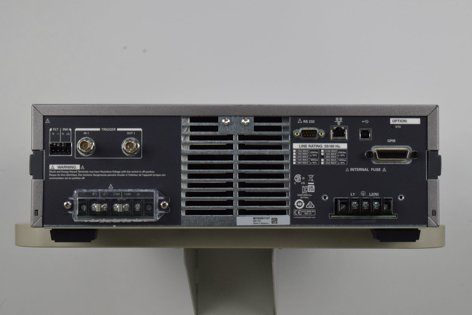Performance AC Power Source / 1750 VA / 300 V / 13 A Keysight Used 6813C - Actual Instrument - Image 6