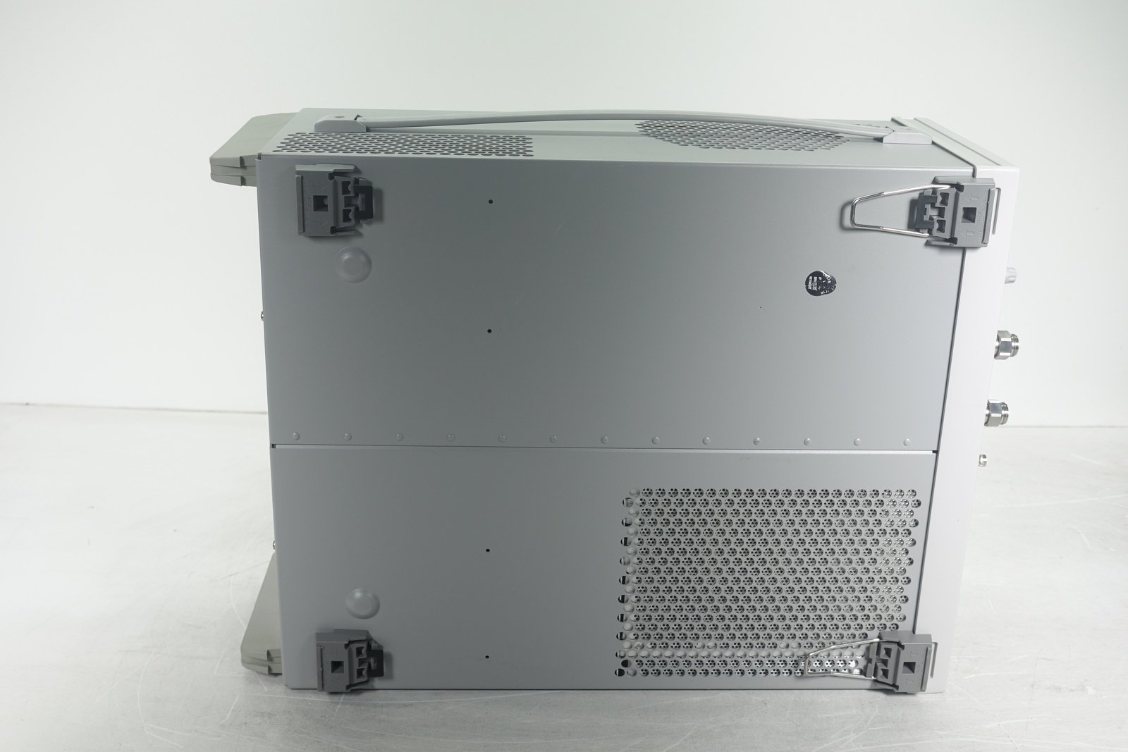 Keysight 86100D Infiniium DCA-X Wide-Bandwidth Oscilloscope Mainframe Keysight 86100D Infiniium DCA-X Wide-Bandwidth Oscilloscope Mainframe