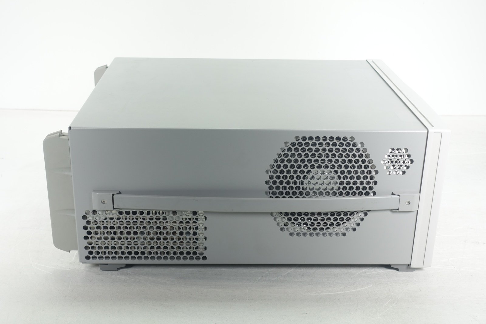 Keysight 86100D Infiniium DCA-X Wide-Bandwidth Oscilloscope Mainframe Keysight 86100D Infiniium DCA-X Wide-Bandwidth Oscilloscope Mainframe