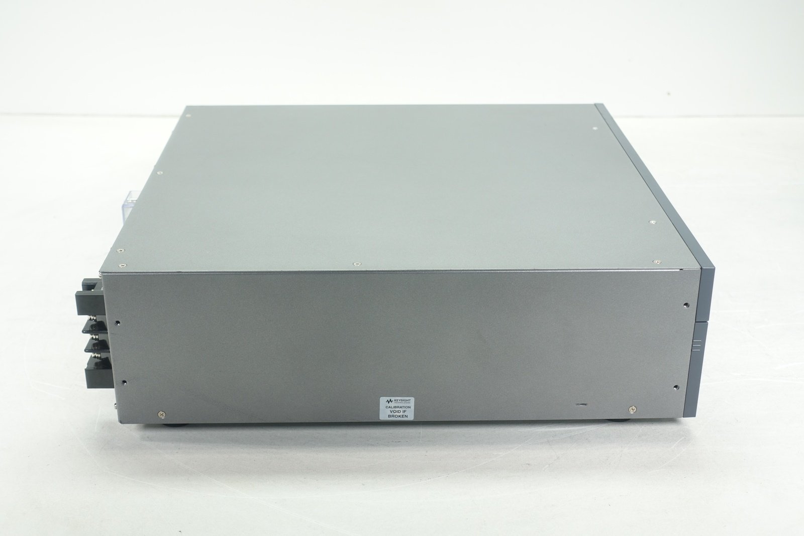 Keysight AC6803B Basic AC Power Source / 2000 VA / 310 V / 10 A