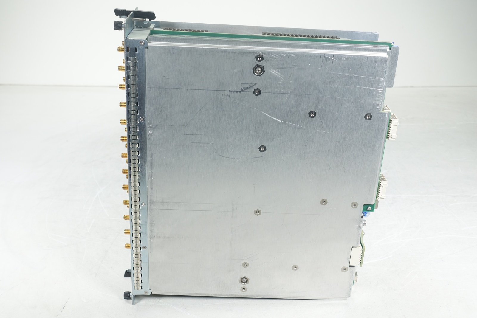 Keysight M8041A J-BERT High-Performance BERT Module / 8.5/16Gb/s Generator Analyzer Clock / 3-slot AXIe Keysight M8041A J-BERT High-Performance BERT Module / 8.5/16Gb/s Generator Analyzer Clock / 3-slot AXIe