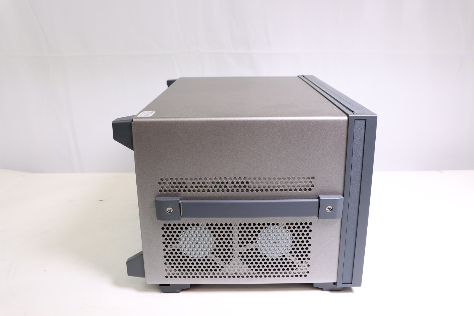 Keysight E5061B-235 S-parameter Test Set / 100 kHz to 3 GHz / 50 Ohm System Impedance Keysight E5061B-235 S-parameter Test Set / 100 kHz to 3 GHz / 50 Ohm System Impedance