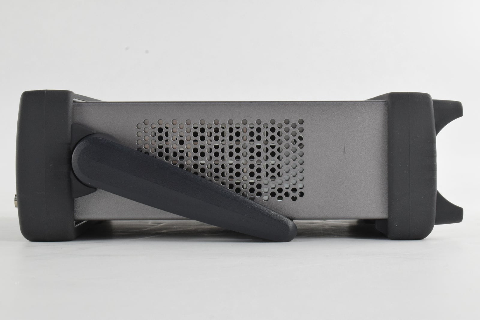 Waveform Generator / 33500B Series / 30 MHz / 2 Channels / 250MSa/s Keysight Used 33522B - Actual Instrument - Image 2