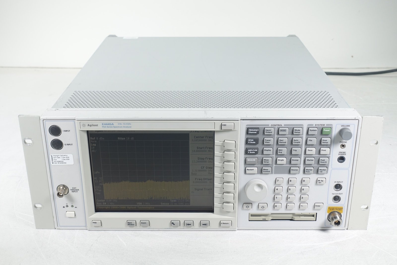 Keysight E4445A PSA Spectrum Analyzer / 3 Hz to 13.2 GHz