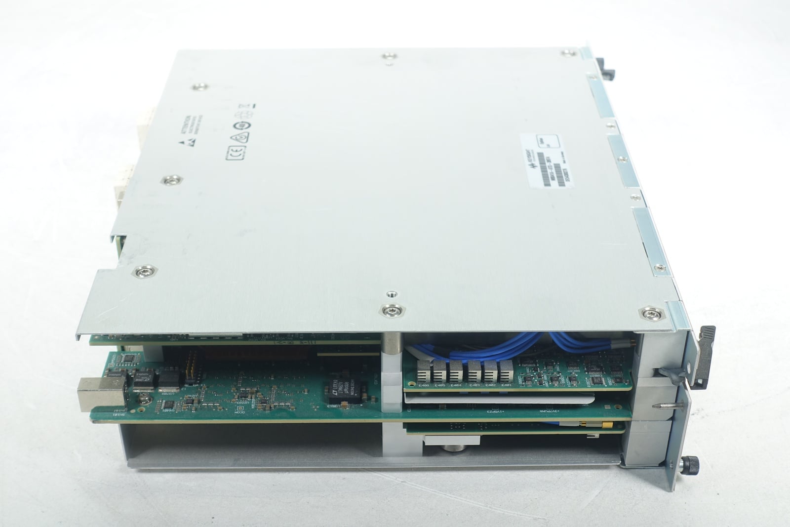 J-BERT High-Performance BERT Module / 8.5/16Gb/s Generator Analyzer Clock / 3-slot AXIe Keysight Used M8041A - Actual Instrument - Image 6