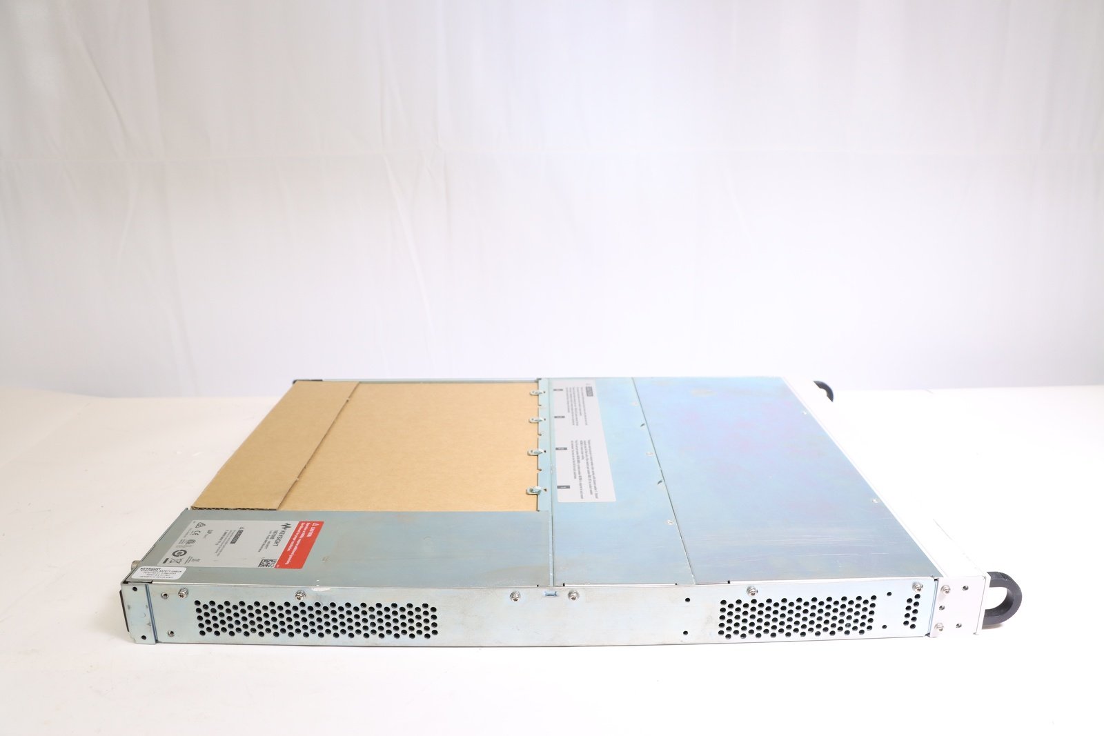 Keysight N6700B Low-Profile Modular Power System Mainframe / 400W / 4 Slots