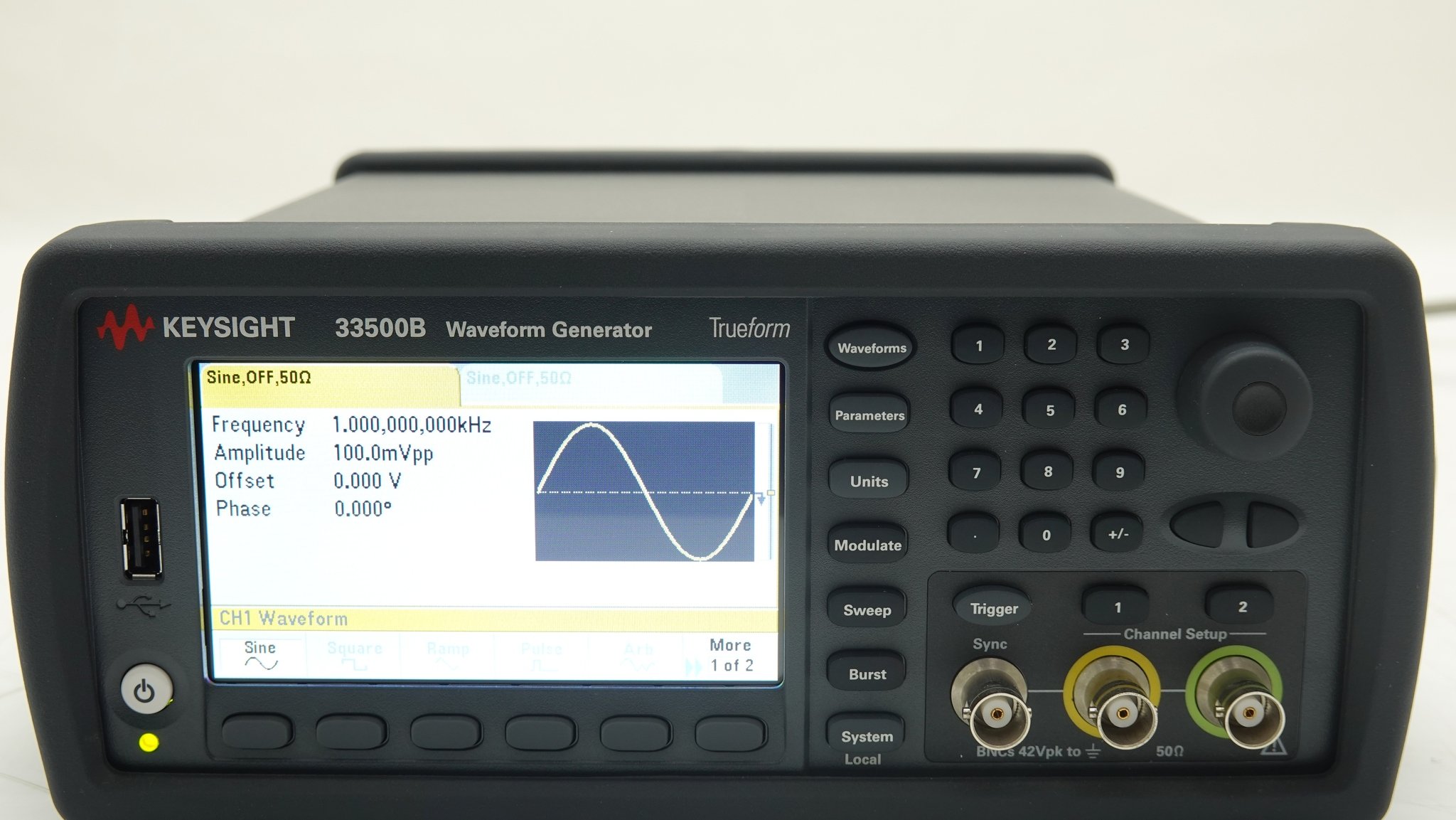 Keysight 33522B Waveform Generator / 33500B Series / 30 MHz / 2 Channels / 250MSa/s Keysight 33522B Waveform Generator / 33500B Series / 30 MHz / 2 Channels / 250MSa/s