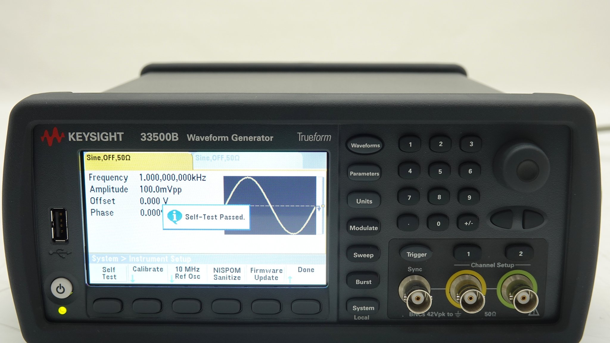 Keysight 33522B Waveform Generator / 33500B Series / 30 MHz / 2 Channels / 250MSa/s Keysight 33522B Waveform Generator / 33500B Series / 30 MHz / 2 Channels / 250MSa/s