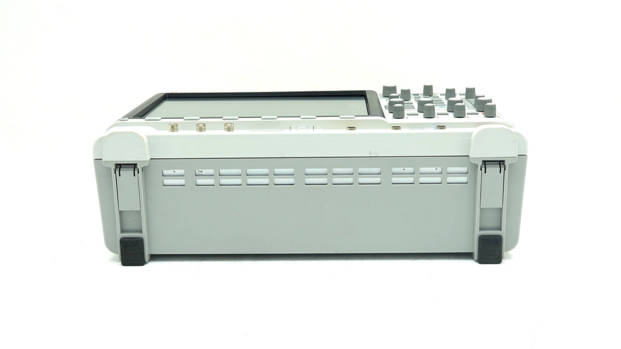 Keysight MSOX6004A Mixed Signal Oscilloscope / 1 GHz to 6 GHz / 4 Analog Plus 16 Digital Channels Keysight MSOX6004A Mixed Signal Oscilloscope / 1 GHz to 6 GHz / 4 Analog Plus 16 Digital Channels
