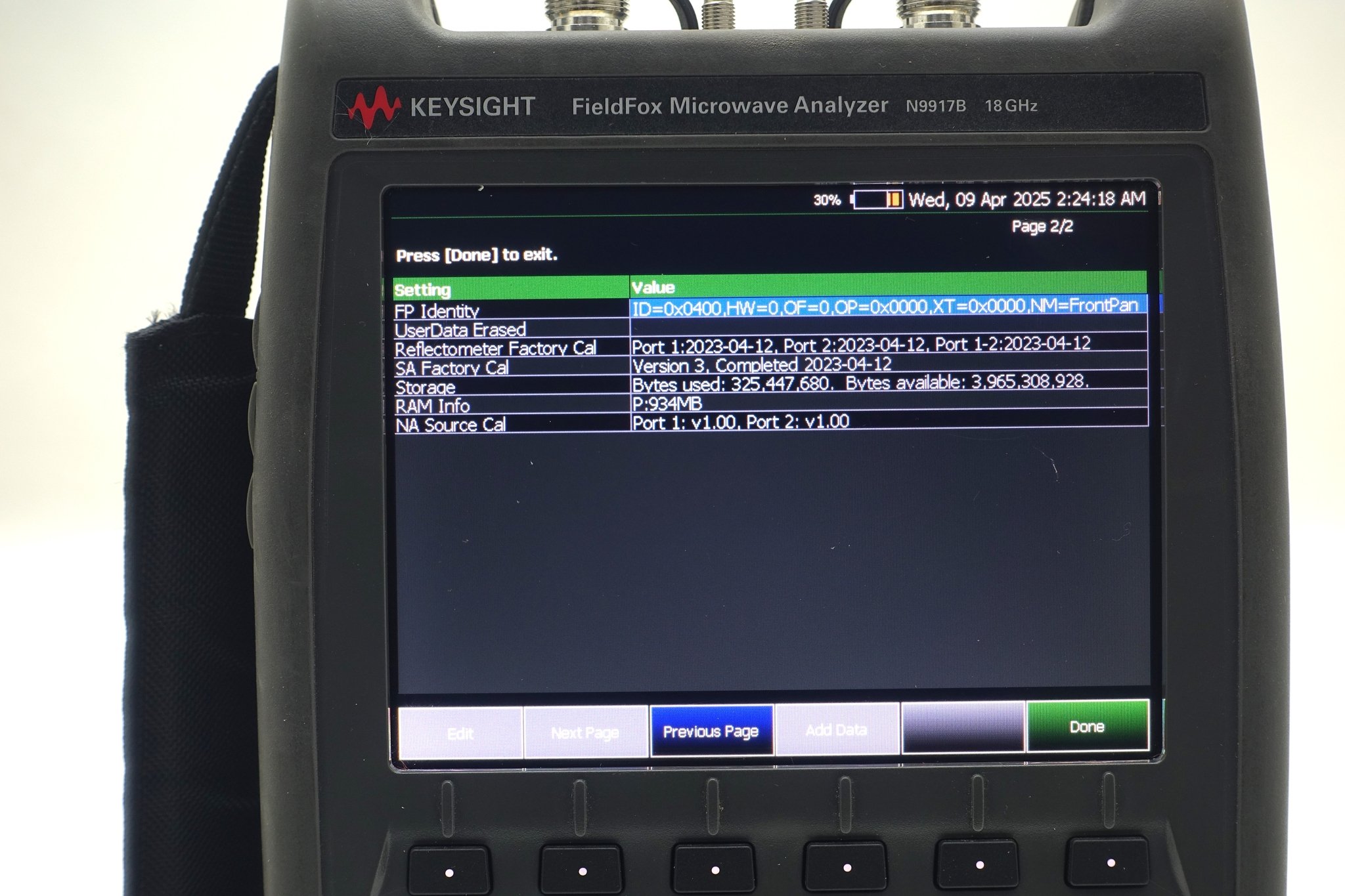 Keysight N9917B FieldFox Handheld Microwave Analyzer / 30 kHz to 18 GHz