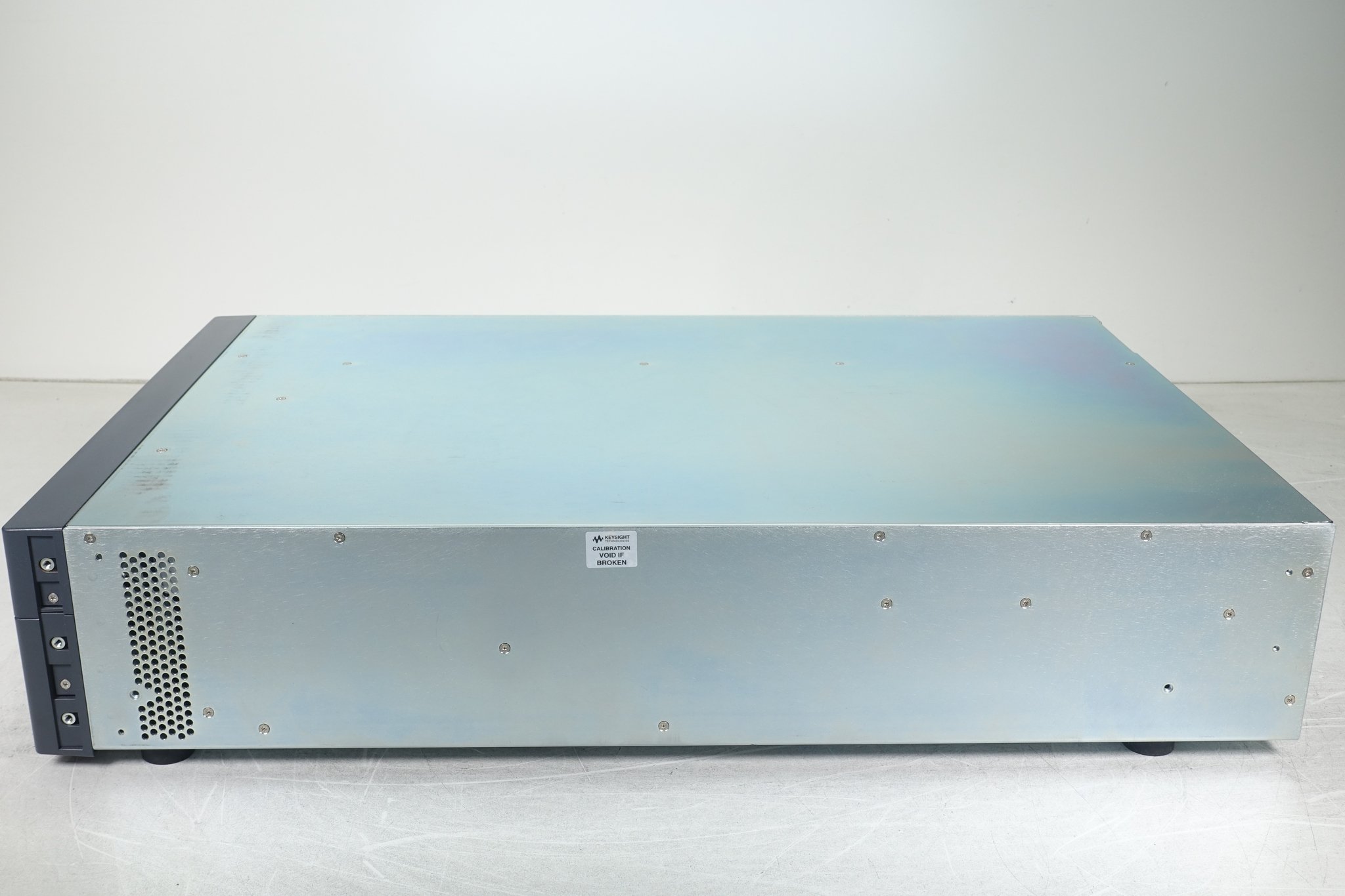 Keysight RP7973A Regenerative Power System / PV Mode / 2000V / +/-30A / 20kW / 400/480 VAC Keysight RP7973A Regenerative Power System / PV Mode / 2000V / +/-30A / 20kW / 400/480 VAC