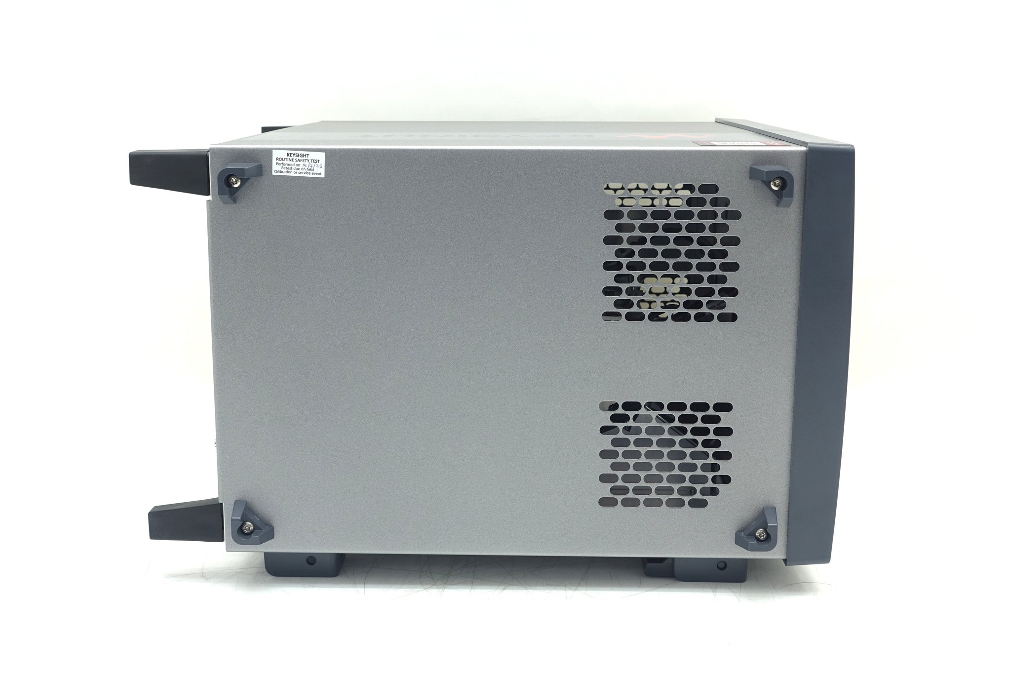 Keysight 16864A Logic Analyzer / 136 Channel / 12.5GHz Timing Zoom / 350 MHz State / 2 Mb Depth Keysight 16864A Logic Analyzer / 136 Channel / 12.5GHz Timing Zoom / 350 MHz State / 2 Mb Depth