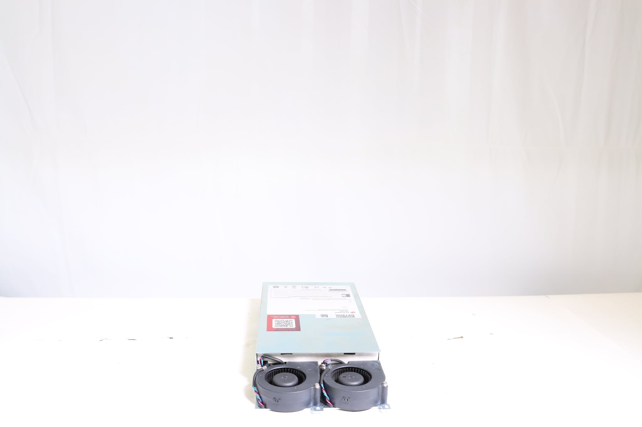 Source & Measure Unit for Battery Drain Analysis / 2-Quadrant / 20V / ±8A / 80W Keysight Used N6785A - Actual Instrument - Image 2