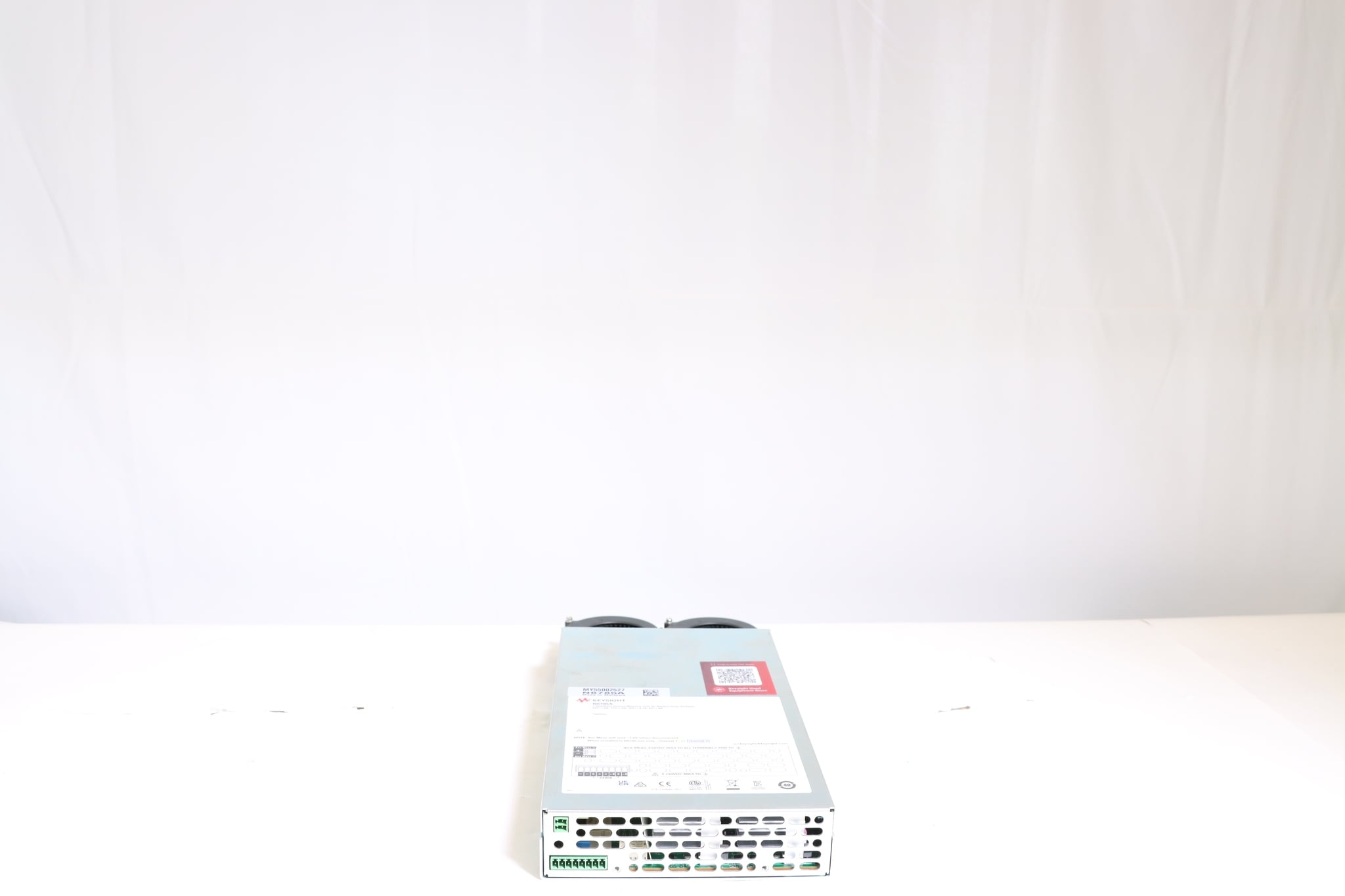 Source & Measure Unit for Battery Drain Analysis / 2-Quadrant / 20V / ±8A / 80W Keysight Used N6785A - Actual Instrument - Image 3