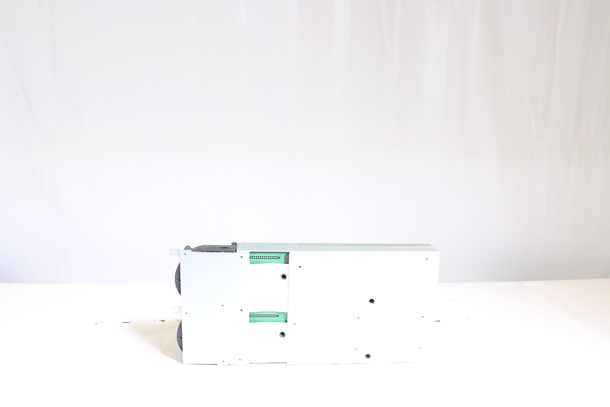 Source & Measure Unit for Battery Drain Analysis / 2-Quadrant / 20V / ±8A / 80W Keysight Used N6785A - Actual Instrument - Image 6