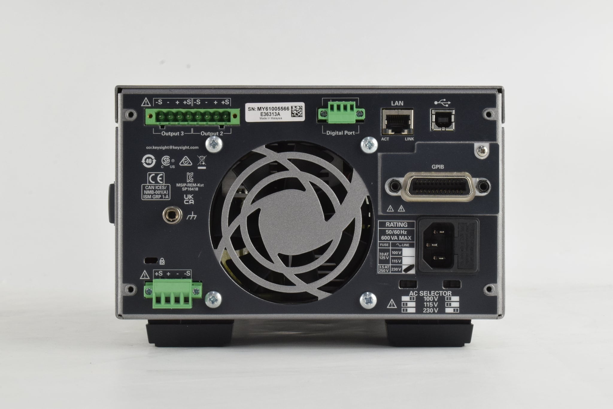 DC Power Supply / Triple-Output / 6V / 10A and 2x 25V / 2A / 160W Keysight Used E36313A - Actual Instrument - Image 8