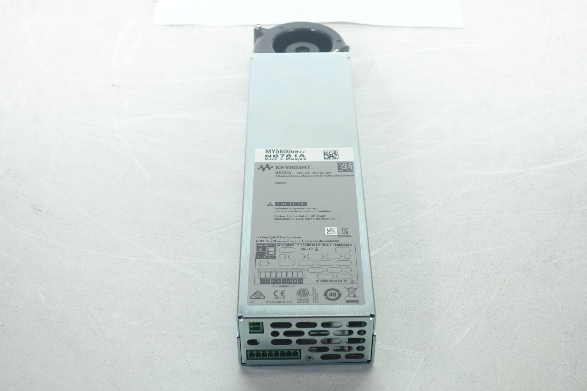 Source & Measure Unit for Battery Drain Analysis / 2-Quadrant / 20V, ±1A or 6V, ±3A / 20W Keysight Used N6781A - Actual Instrument - Image 3