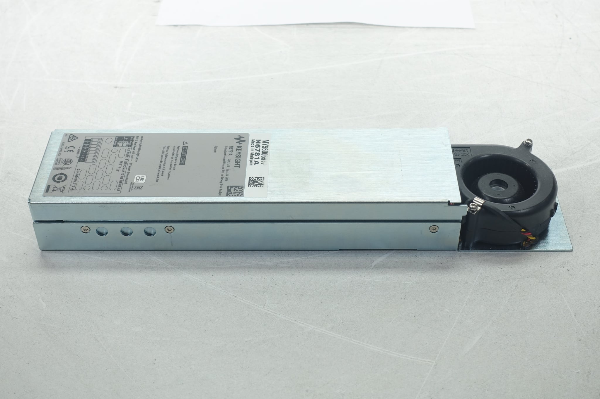 Source & Measure Unit for Battery Drain Analysis / 2-Quadrant / 20V, ±1A or 6V, ±3A / 20W Keysight Used N6781A - Actual Instrument - Image 6