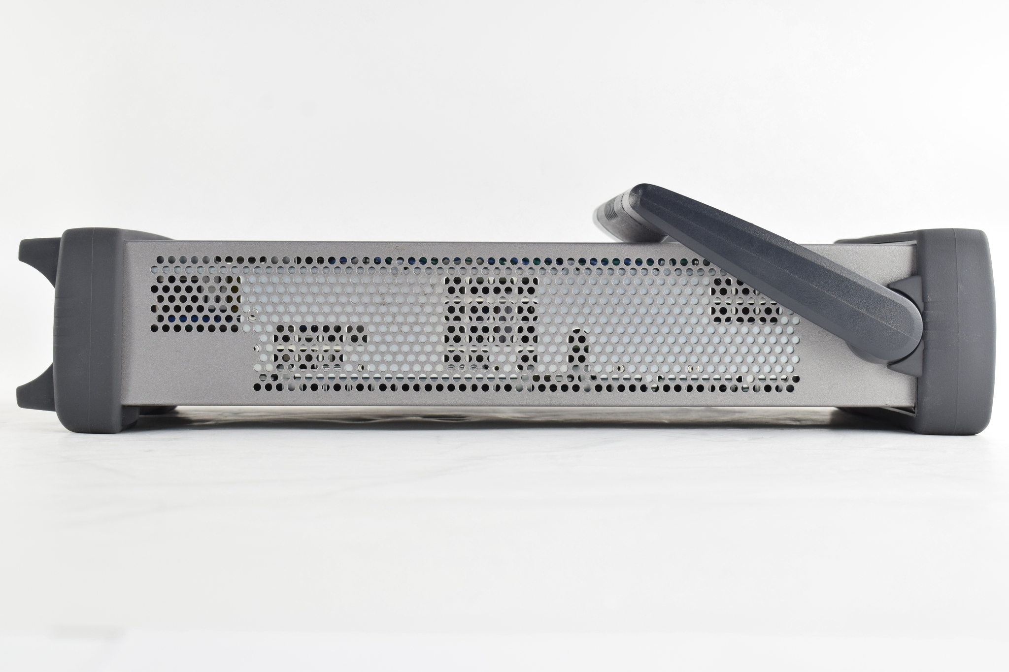 Low Noise Power Source / 6.5 Digit / 32W / 210V / 3A / 2 Channel Keysight Used B2962B - Actual Instrument - Image 8