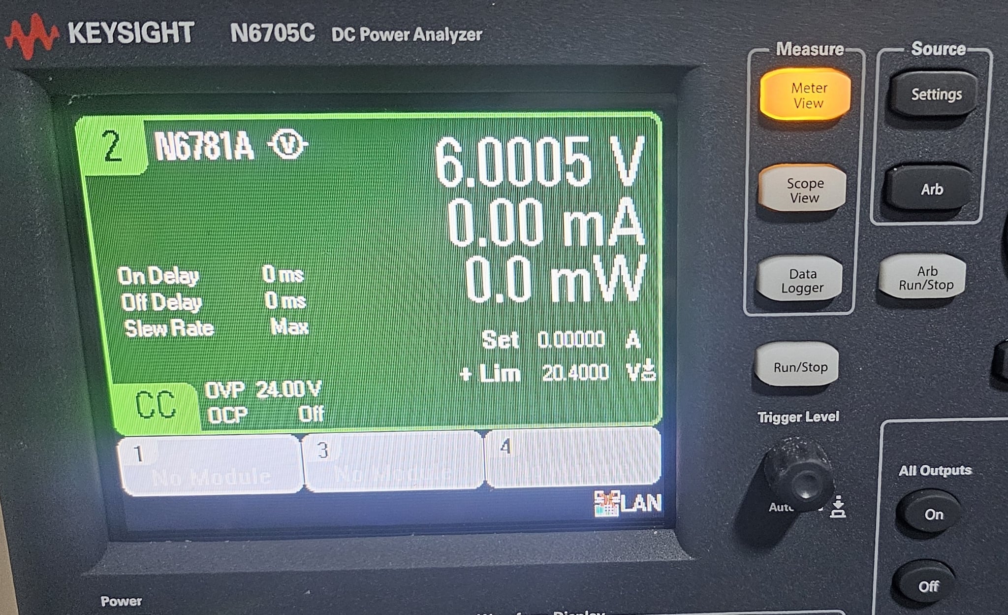 Source & Measure Unit for Battery Drain Analysis / 2-Quadrant / 20V, ±1A or 6V, ±3A / 20W Keysight Used N6781A - Actual Instrument - Image 13