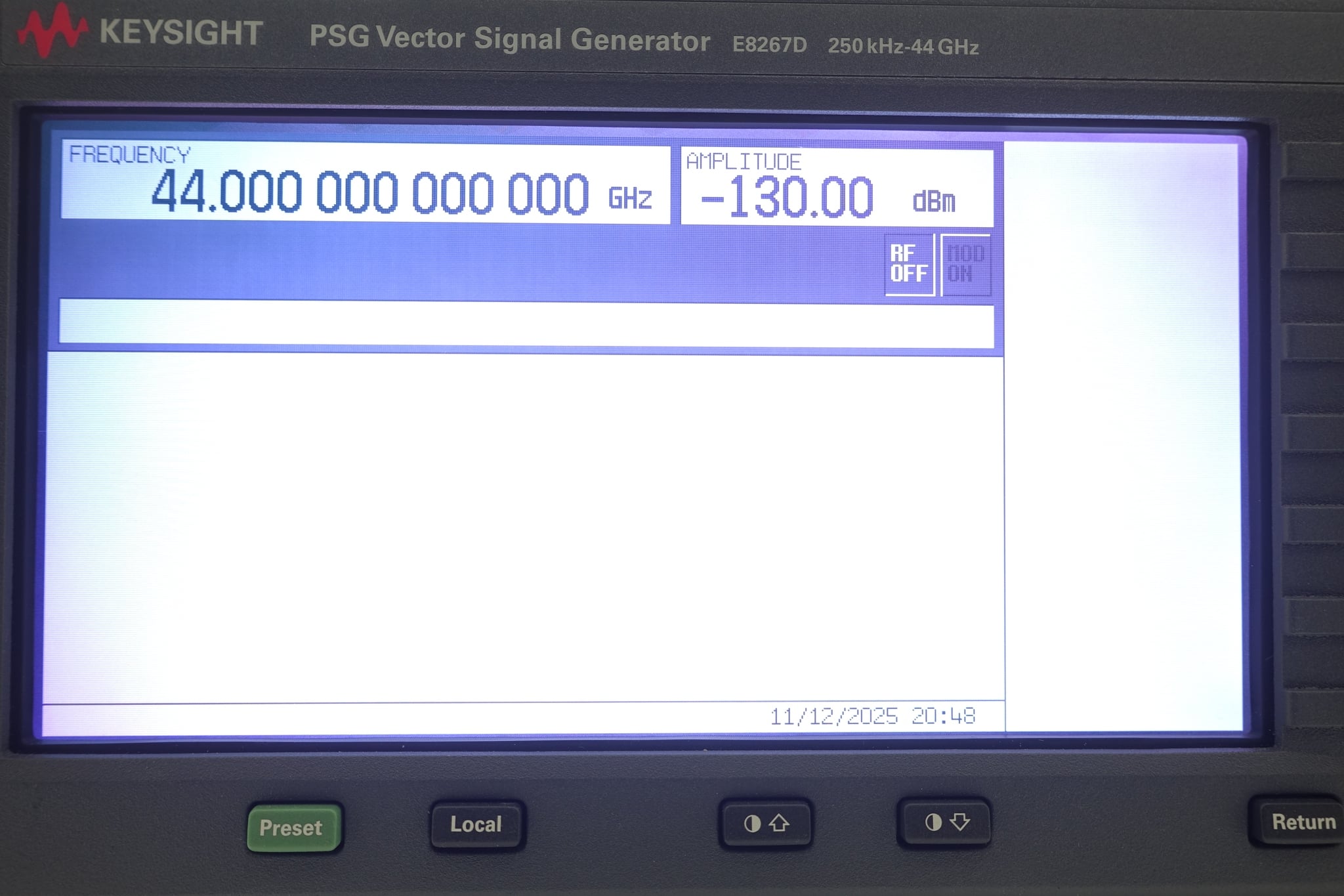250 kHz to 44 GHz Keysight Used E8267D-544 - Actual Instrument - Image 12
