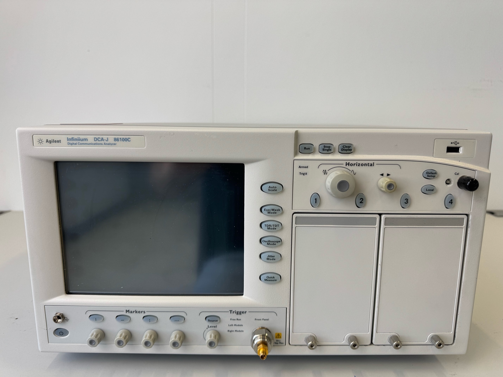 Infiniium DCA-J Wideband Oscilloscope Mainframe Keysight Used 86100C - Actual Instrument - Image 1