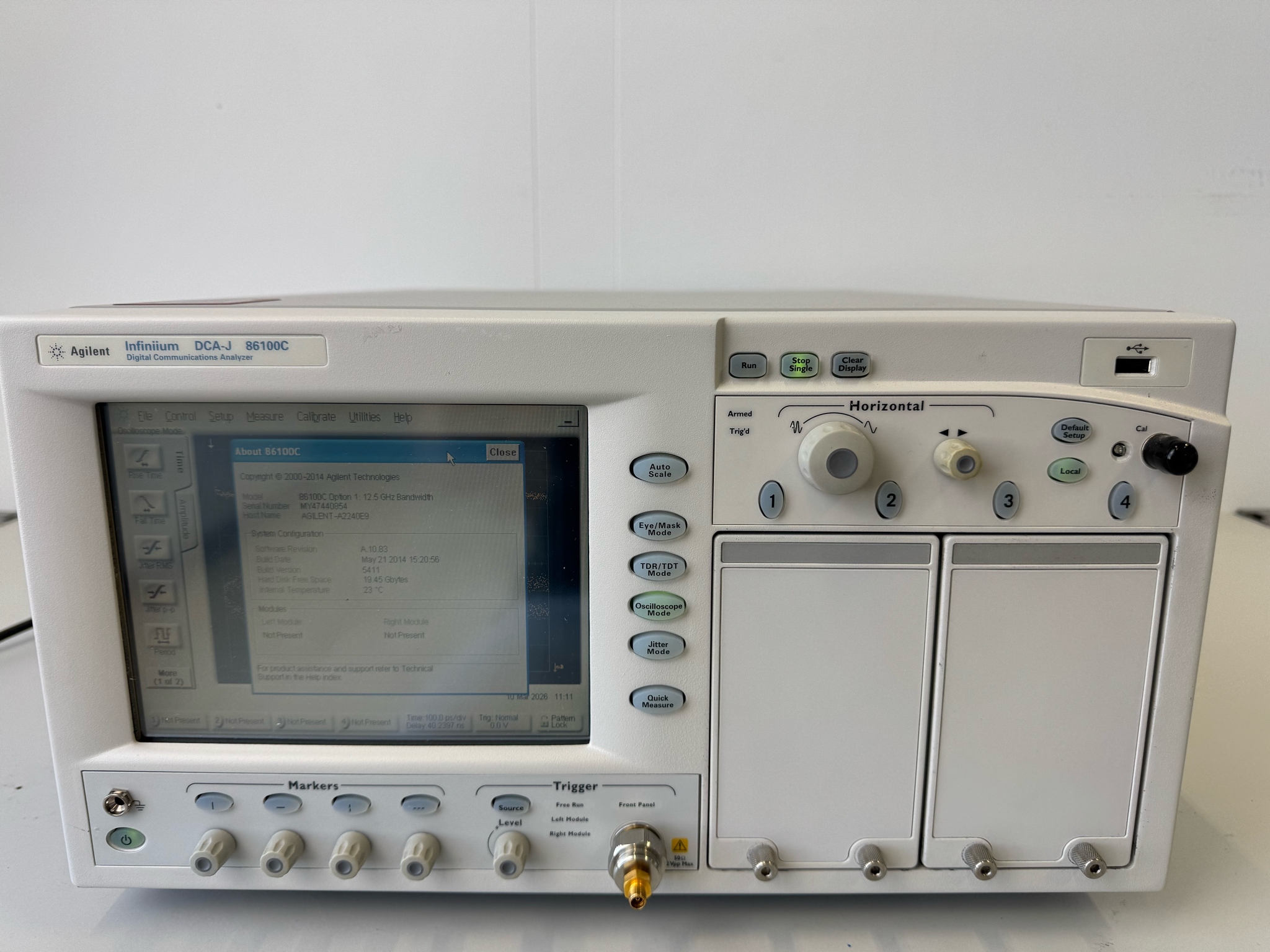 Infiniium DCA-J Wideband Oscilloscope Mainframe Keysight Used 86100C - Actual Instrument - Image 2