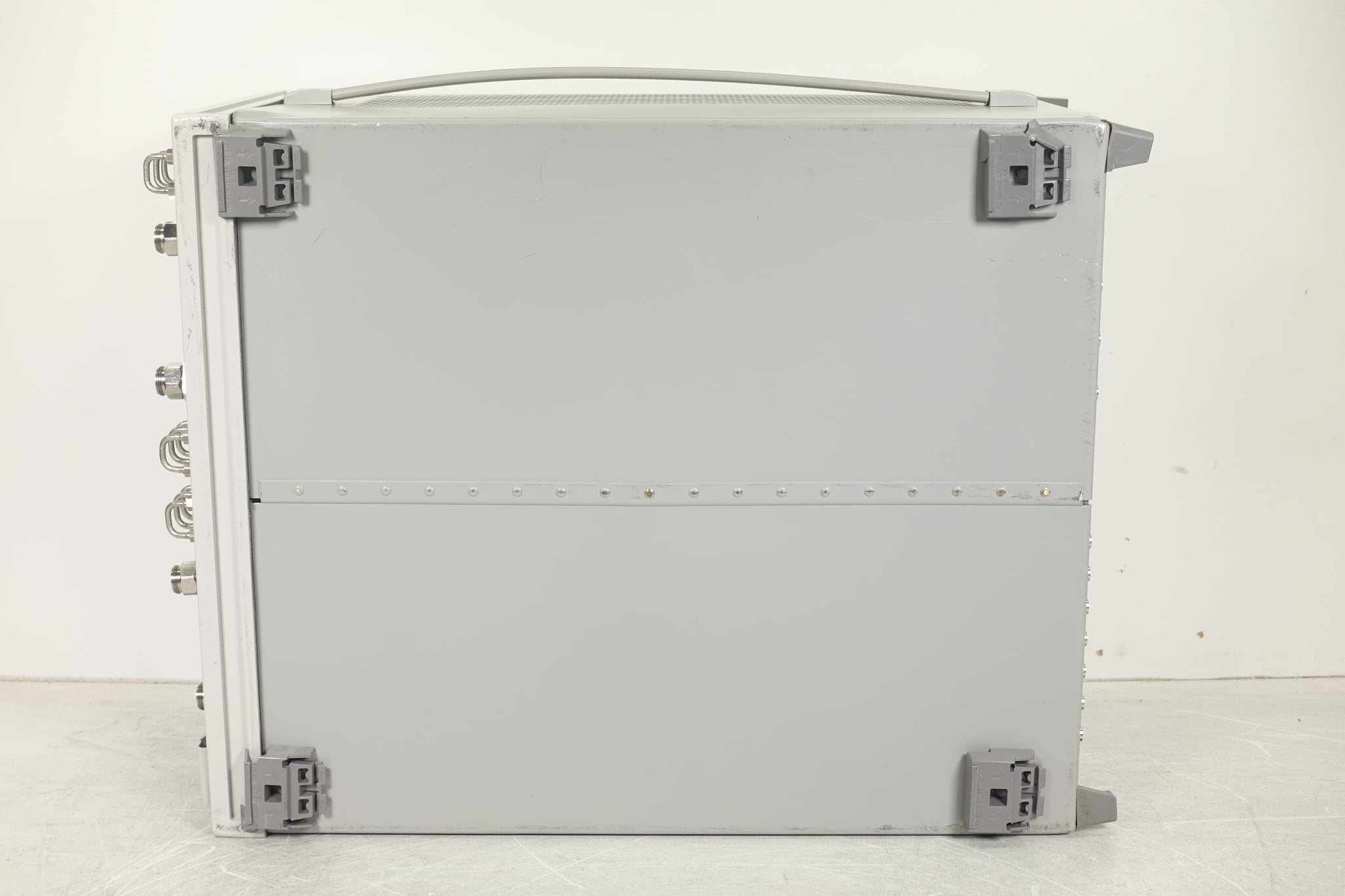 4-port / Configurable Test Set / Internal Second Source Keysight Used N5242A-400 - Actual Instrument - Image 6