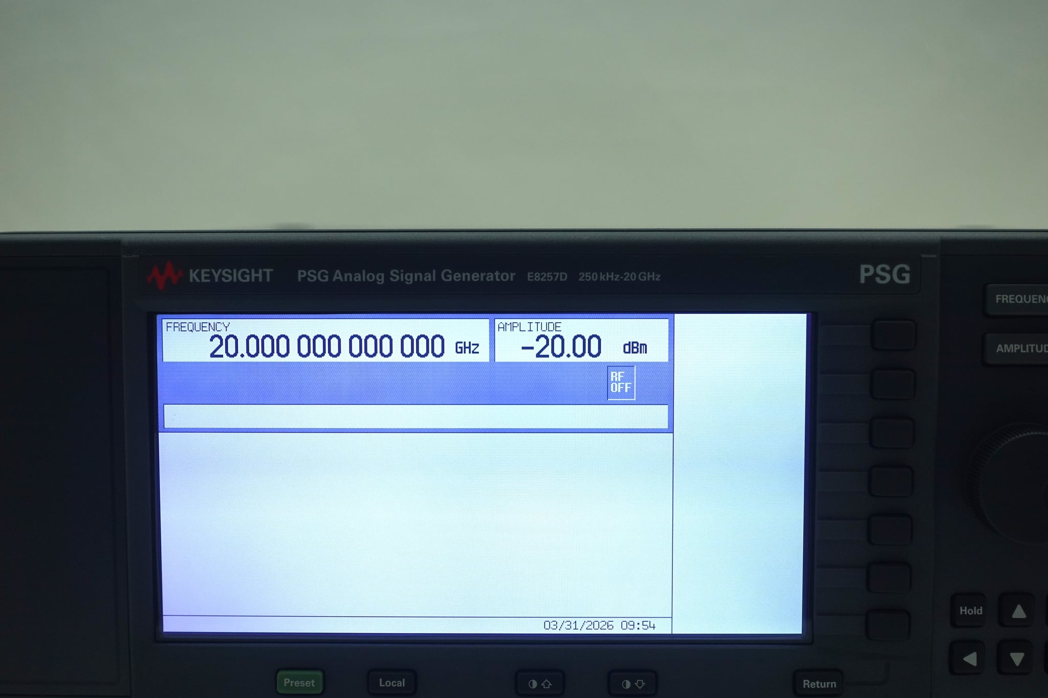Keysight Used E8257D-520 - Actual Instrument - Image 8
