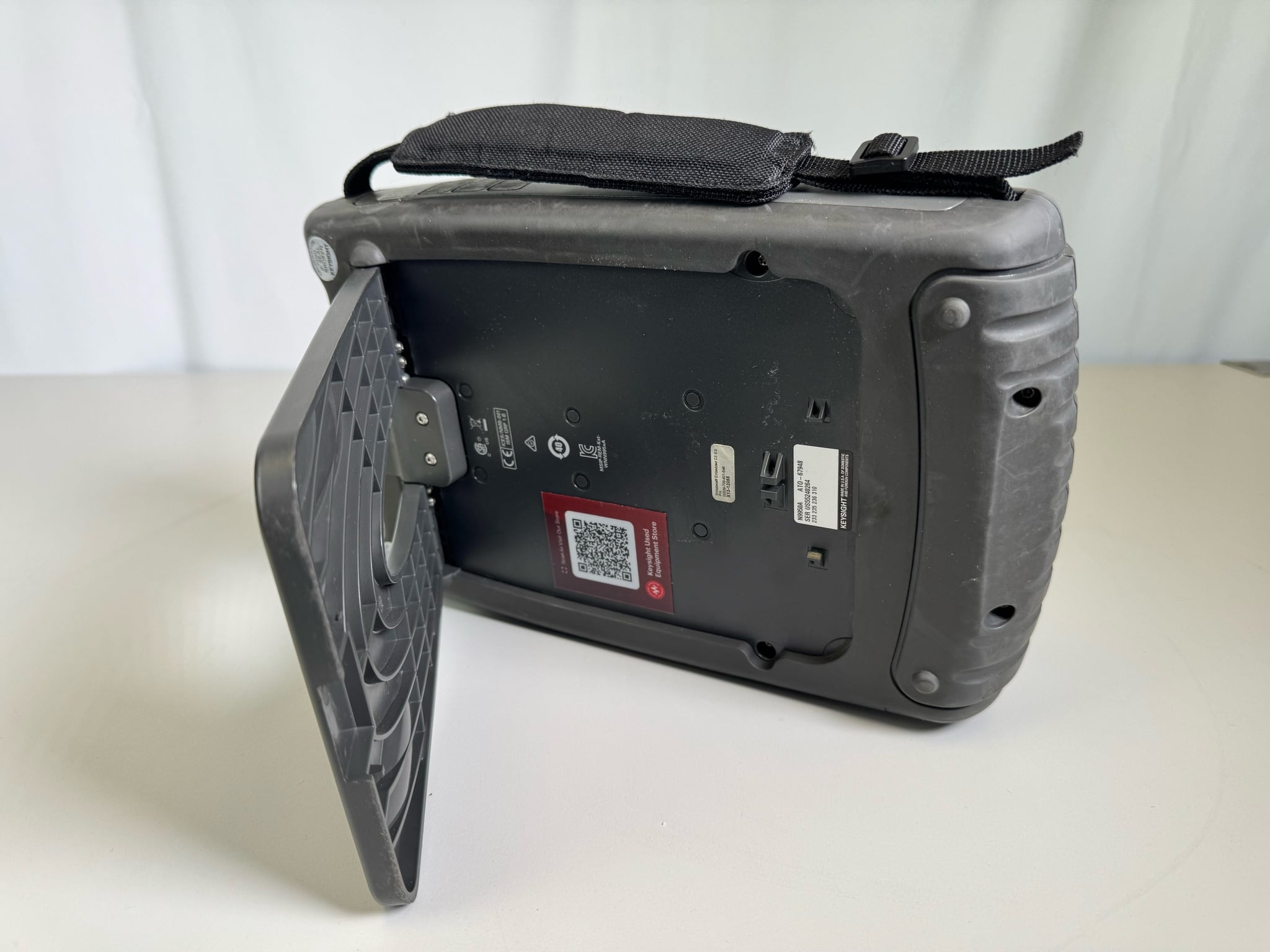 FieldFox Handheld Microwave Analyzer / 300 kHz to 32 GHz Keysight Used N9950A - Actual Instrument - Image 6