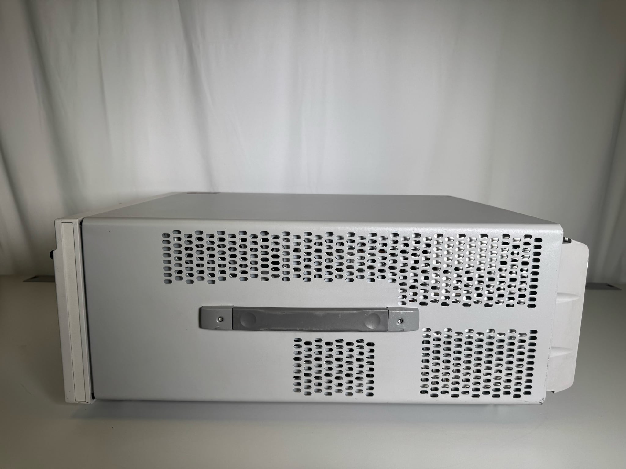 Infiniium DCA-J Wideband Oscilloscope Mainframe Keysight Used 86100C - Actual Instrument - Image 3