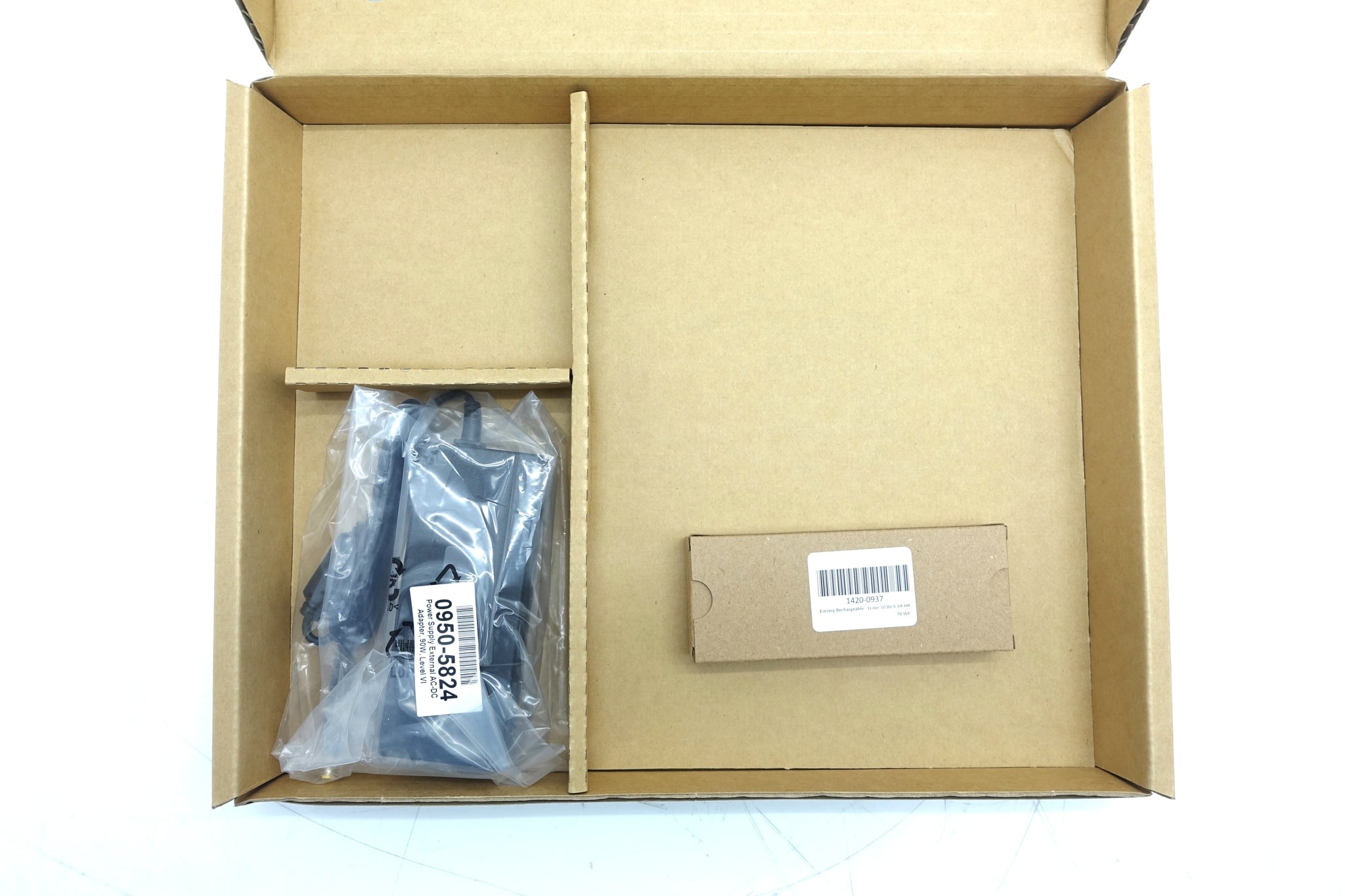 FieldFox Handheld Microwave Analyzer / 30 kHz to 18 GHz Keysight Used N9917B - Actual Instrument - Image 9
