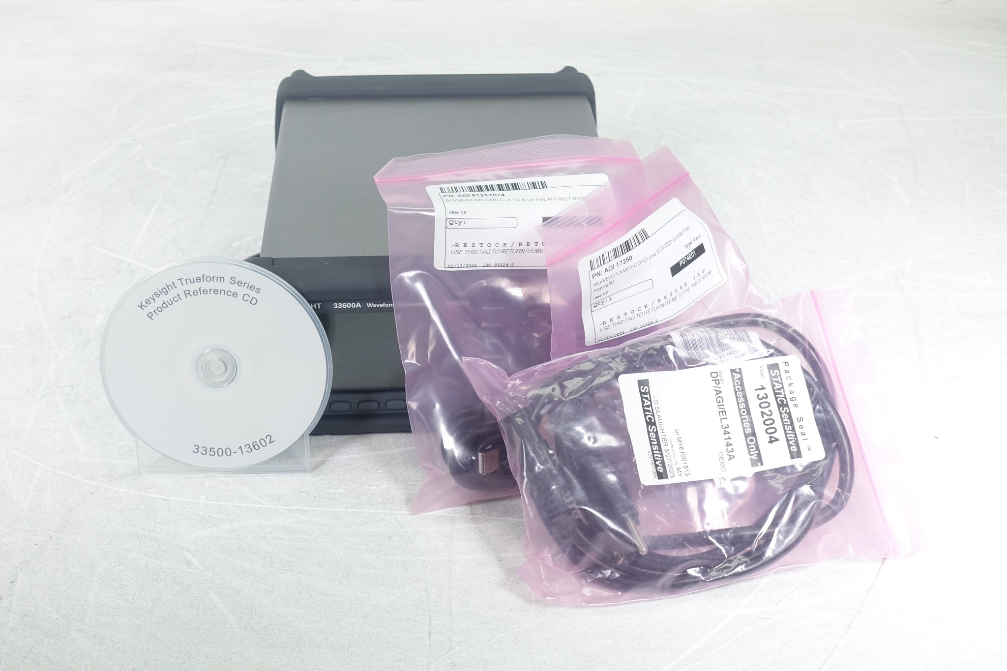 Waveform Generator / 33500B Series / 120 MHz / 2 Channels / 250MSa/s Keysight Used 33622A - Actual Instrument - Image 3