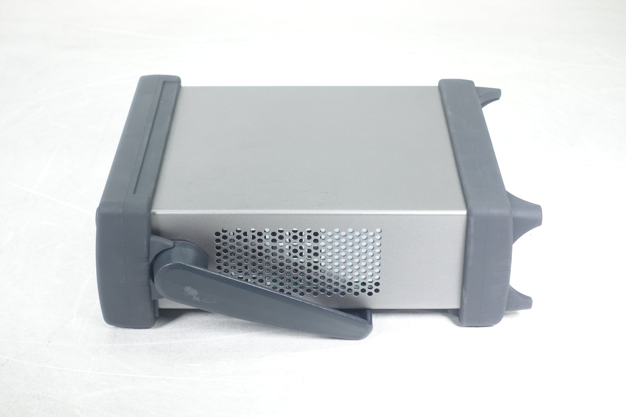 Waveform Generator / 33500B Series / 120 MHz / 2 Channels / 250MSa/s Keysight Used 33622A - Actual Instrument - Image 8