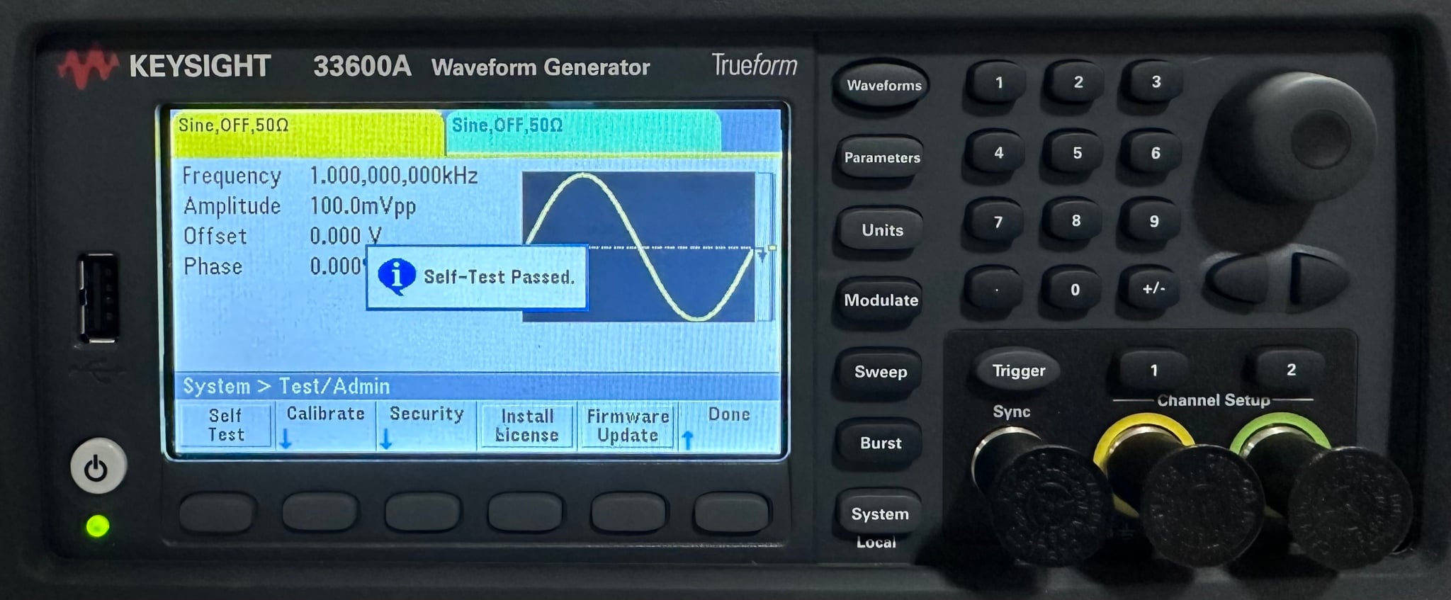 Waveform Generator / 33500B Series / 120 MHz / 2 Channels / 250MSa/s Keysight Used 33622A - Actual Instrument - Image 9