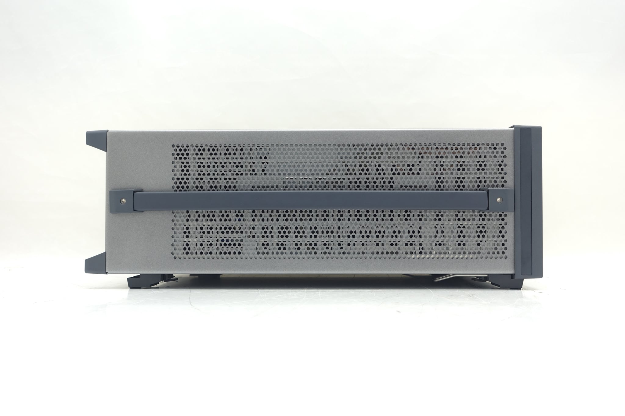 250 kHz to 20 GHz Keysight Used E8257D-520 - Actual Instrument - Image 2