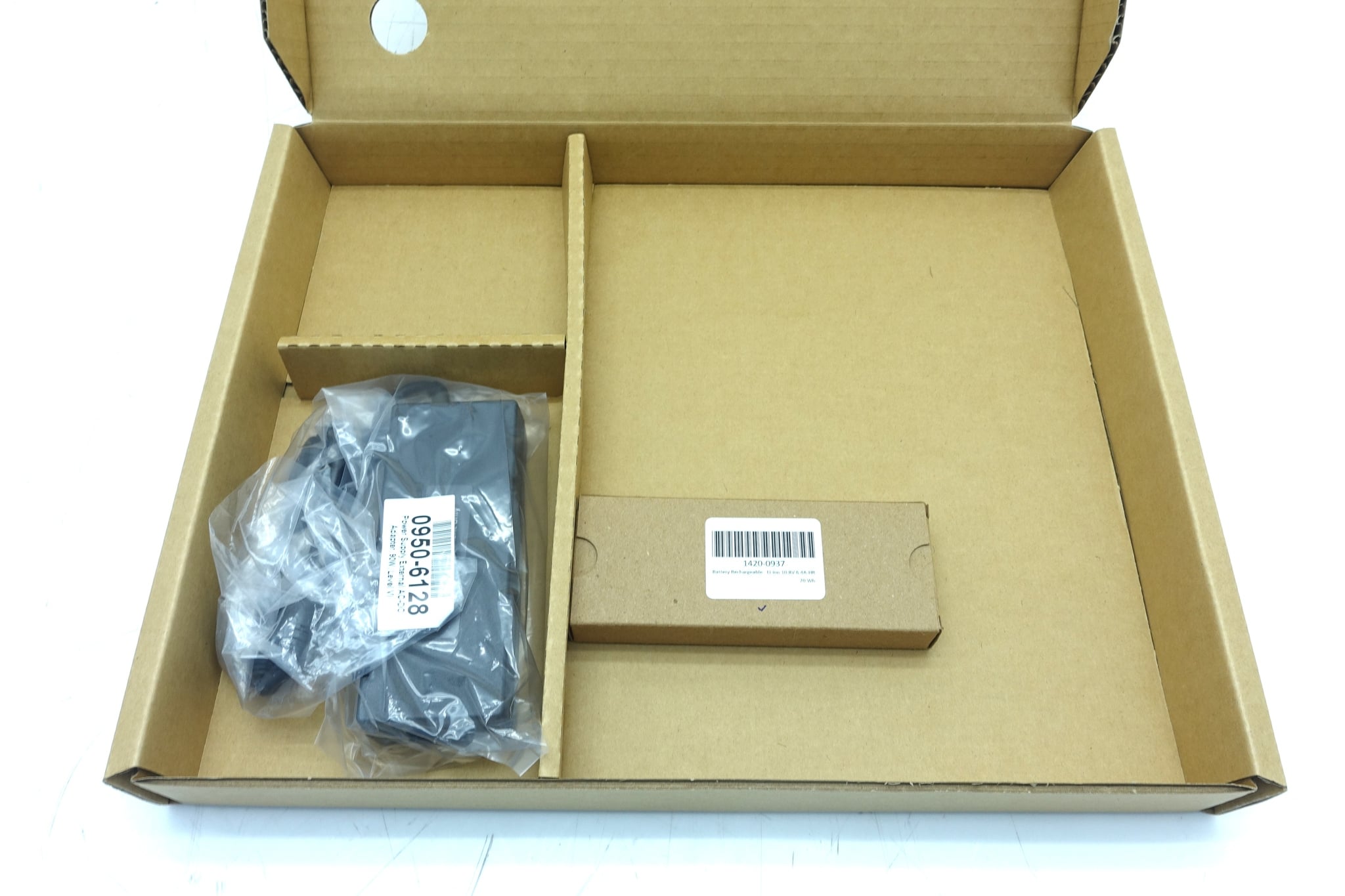 FieldFox Handheld Microwave Analyzer / 30 kHz to 18 GHz Keysight Used N9917A - Actual Instrument - Image 11